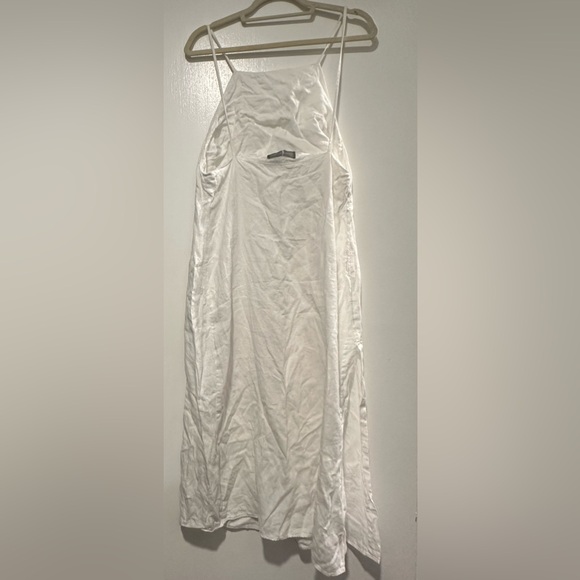 Reformation🤍
Mini Dress💗 - Picture 3 of 7